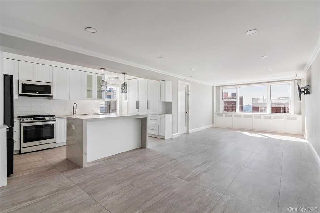 3755 Henry Hudson Parkway 14A, Bronx, NY 10463 — photo 2
