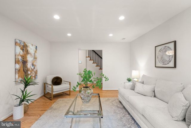 6010 BENALDER DR, Bethesda, MD 20816