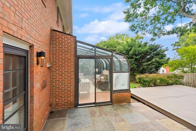 6010 BENALDER DR, Bethesda, MD 20816
