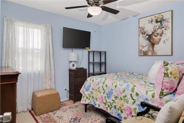 9 Cammy CIR, Portsmouth, VA 23703