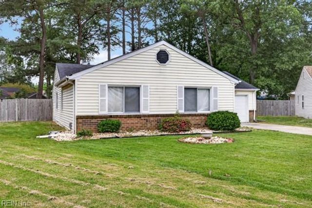 9 Cammy CIR, Portsmouth, VA 23703