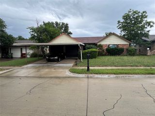 6428 Meadowlark Lane E, Watauga, TX 76148
