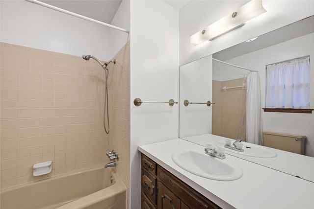 820 Layne Drive, Denison, TX 75020