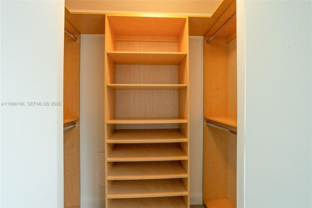 601 NE 36th St 812, Miami, FL 33137