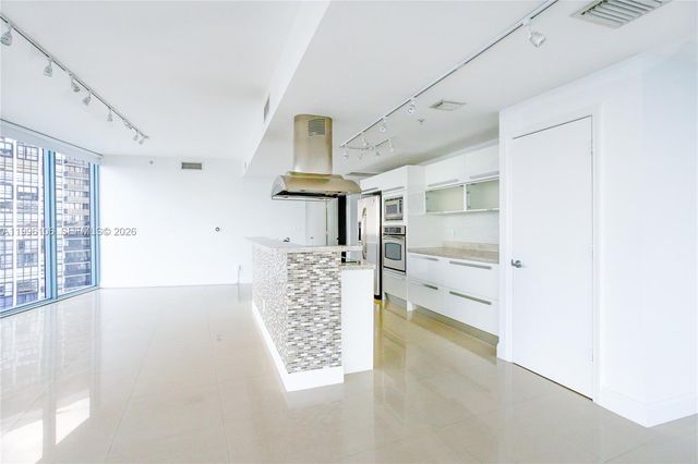 601 NE 36th St 812, Miami, FL 33137