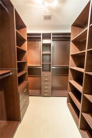 601 NE 36th St 812, Miami, FL 33137