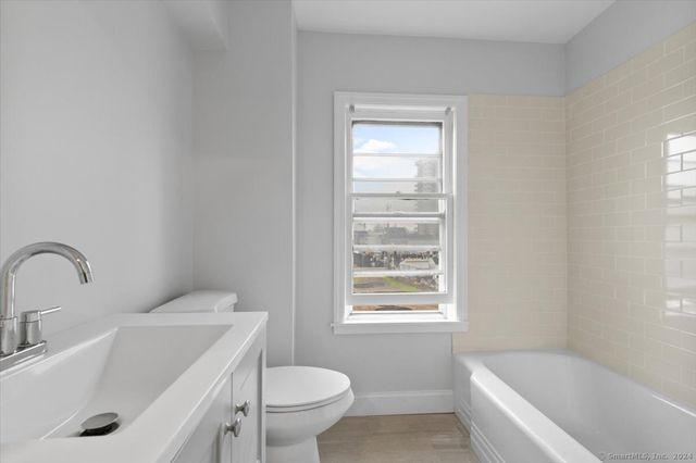 816 Pacific Street 2nd Floor, Stamford, CT 06902