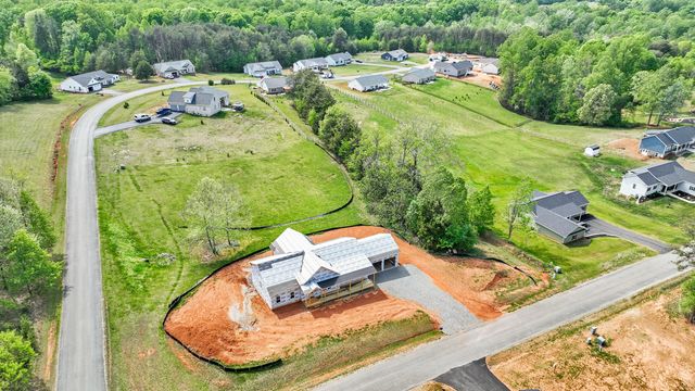 45 Belvior CIR, Moneta, VA 24121