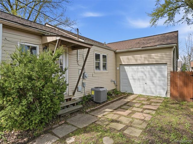 23564 Donaldson Street, Clinton Township, MI 48035