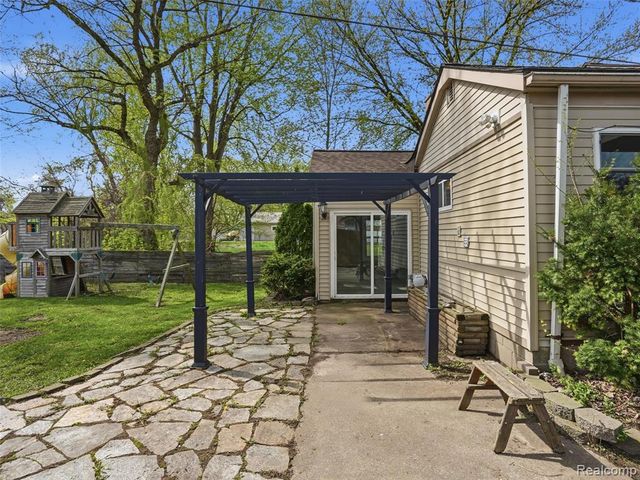 23564 Donaldson Street, Clinton Township, MI 48035
