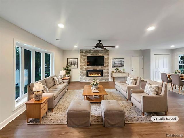 26018 Whipple Street, Novi, MI 48375