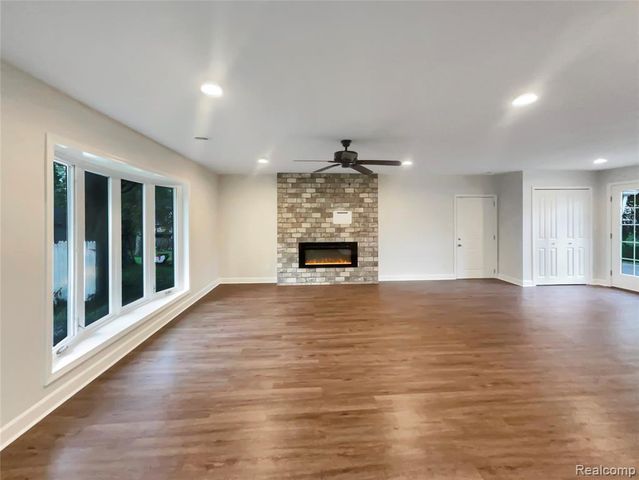 26018 Whipple Street, Novi, MI 48375