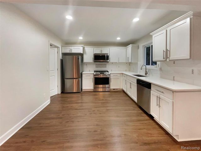 26018 Whipple Street, Novi, MI 48375