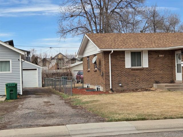 3015 S Delaware St, Englewood, CO 80110
