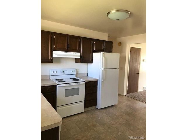3015 S Delaware St, Englewood, CO 80110