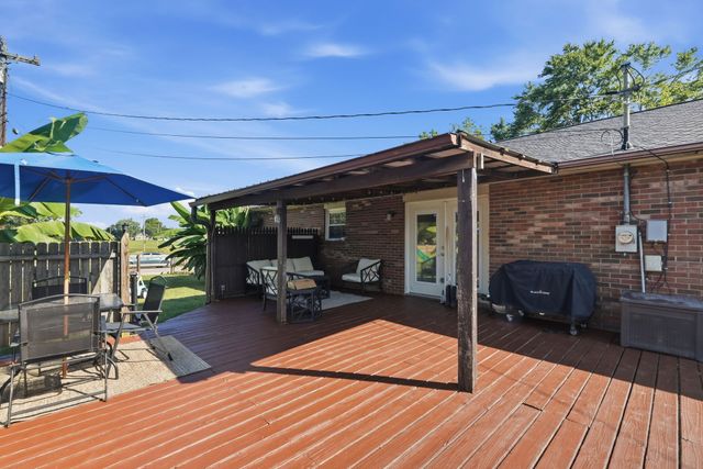 800 Old Gallatin Rd, Portland, TN 37148