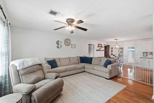 800 Old Gallatin Rd, Portland, TN 37148