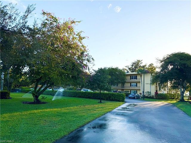 1087 Forest Lakes DR 306, Naples, FL 34105