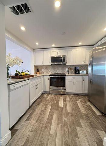 1087 Forest Lakes DR 306, Naples, FL 34105