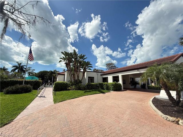 1087 Forest Lakes DR 306, Naples, FL 34105