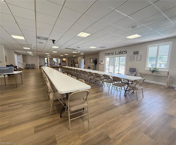 1087 Forest Lakes DR 306, Naples, FL 34105