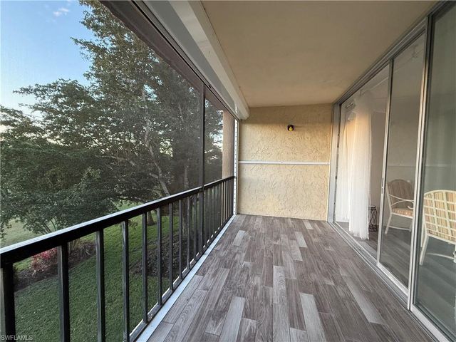 1087 Forest Lakes DR 306, Naples, FL 34105