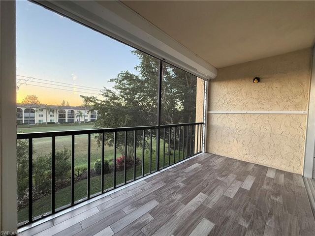 1087 Forest Lakes DR 306, Naples, FL 34105
