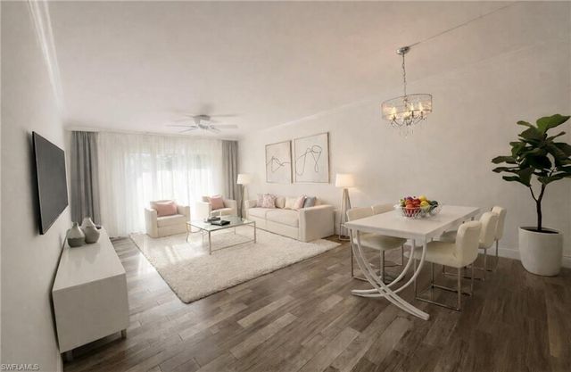 1087 Forest Lakes DR 306, Naples, FL 34105