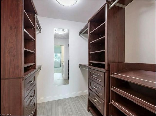 1087 Forest Lakes DR 306, Naples, FL 34105