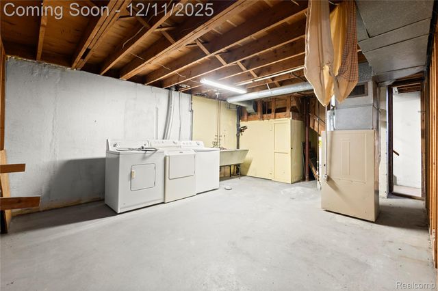 680 Lincoln Street, Lapeer, MI 48446