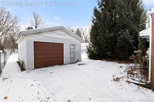 680 Lincoln Street, Lapeer, MI 48446
