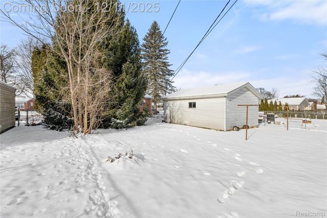 680 Lincoln Street, Lapeer, MI 48446