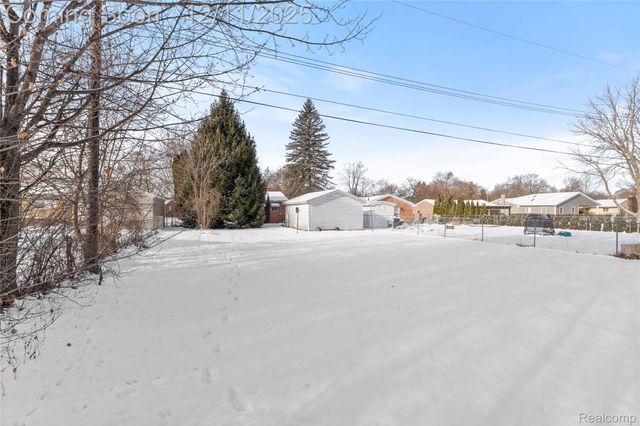 680 Lincoln Street, Lapeer, MI 48446