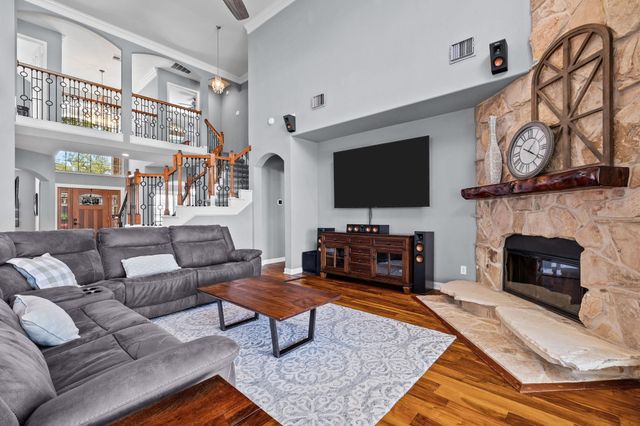 2823 Irvington Drive, Pearland, TX 77584