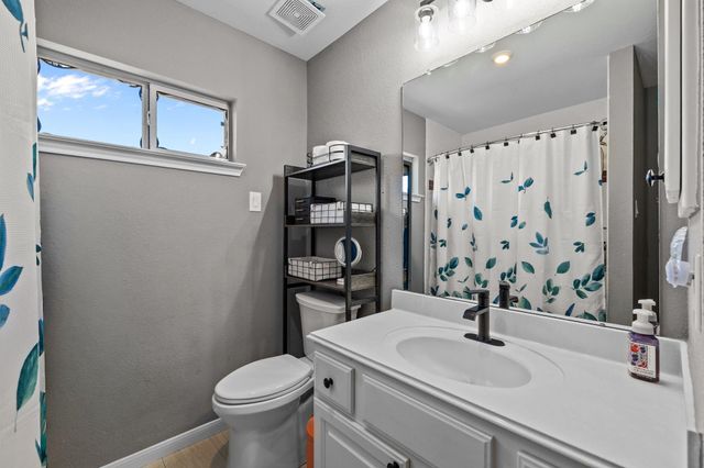 2823 Irvington Drive, Pearland, TX 77584