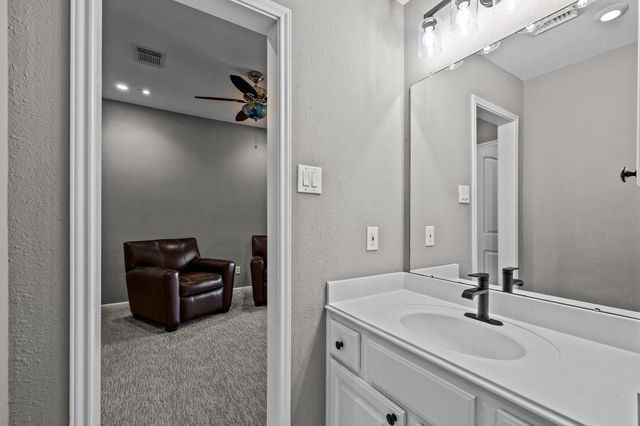 2823 Irvington Drive, Pearland, TX 77584