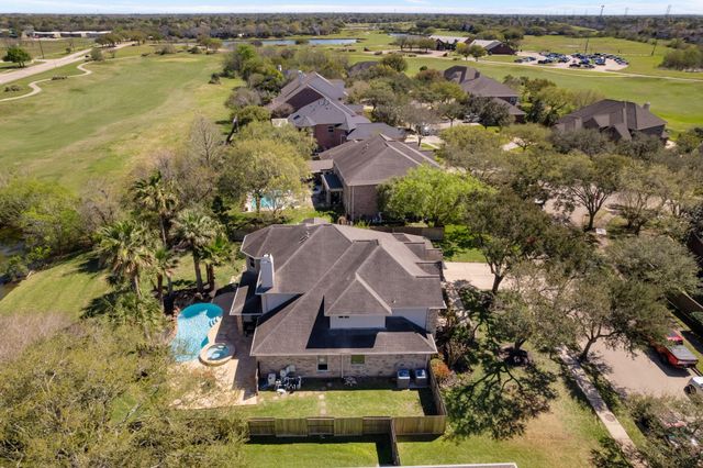 2823 Irvington Drive, Pearland, TX 77584