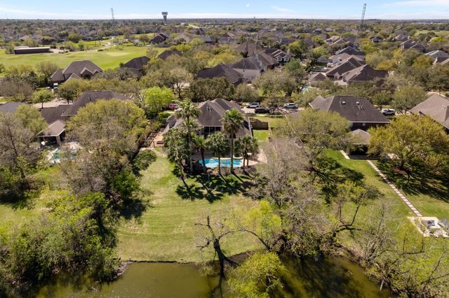 2823 Irvington Drive, Pearland, TX 77584