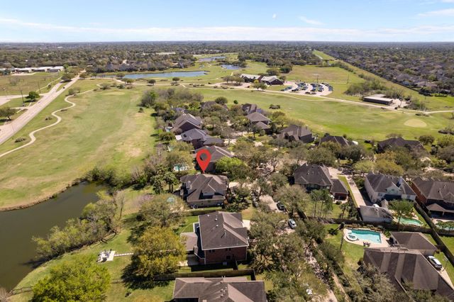 2823 Irvington Drive, Pearland, TX 77584