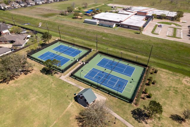 2823 Irvington Drive, Pearland, TX 77584