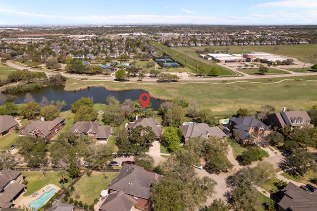 2823 Irvington Drive, Pearland, TX 77584