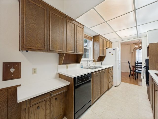 3818 Twin Falls Street, Irving, TX 75062