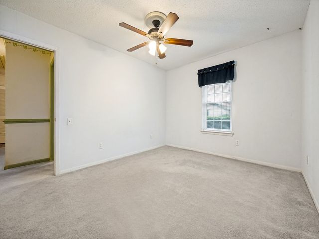3818 Twin Falls Street, Irving, TX 75062