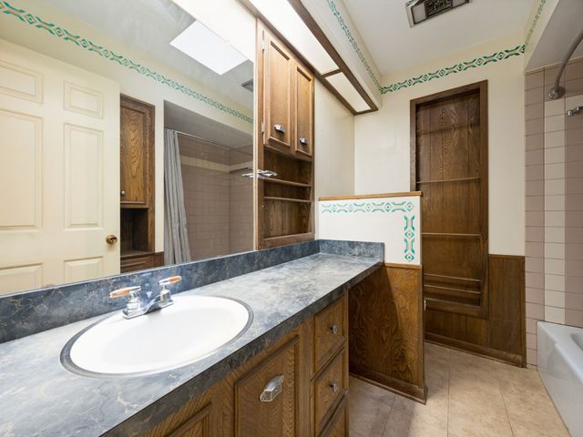 3818 Twin Falls Street, Irving, TX 75062