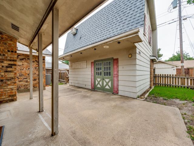 3818 Twin Falls Street, Irving, TX 75062