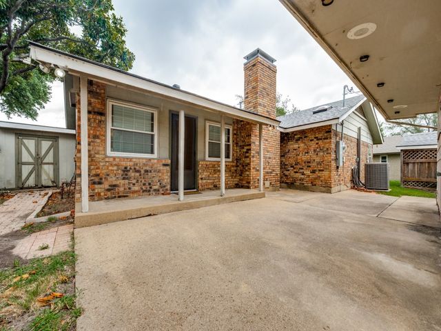 3818 Twin Falls Street, Irving, TX 75062