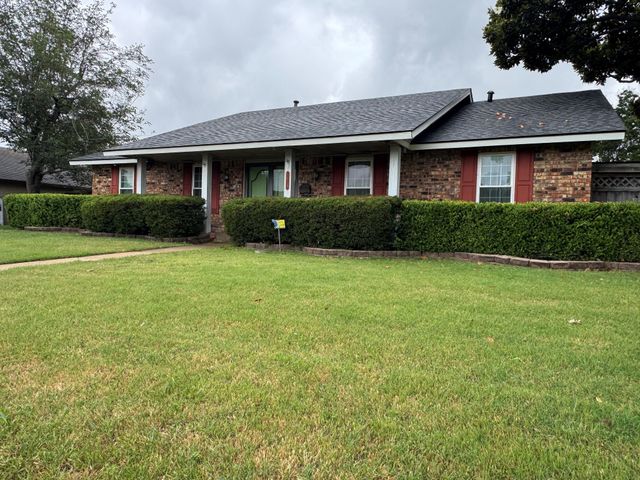3818 Twin Falls Street, Irving, TX 75062