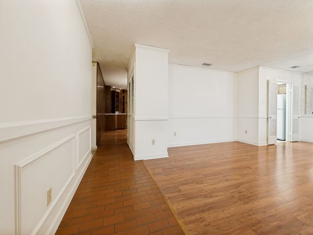 3818 Twin Falls Street, Irving, TX 75062