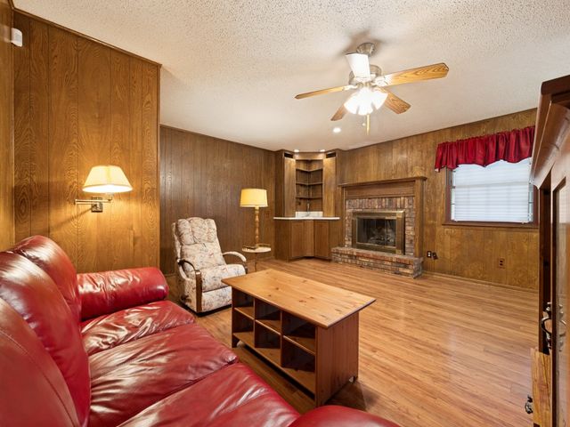 3818 Twin Falls Street, Irving, TX 75062