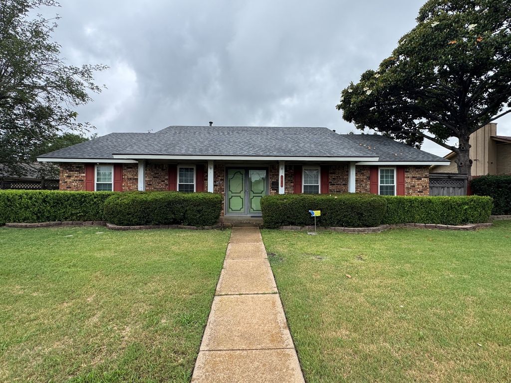 3818 Twin Falls Street, Irving, TX 75062